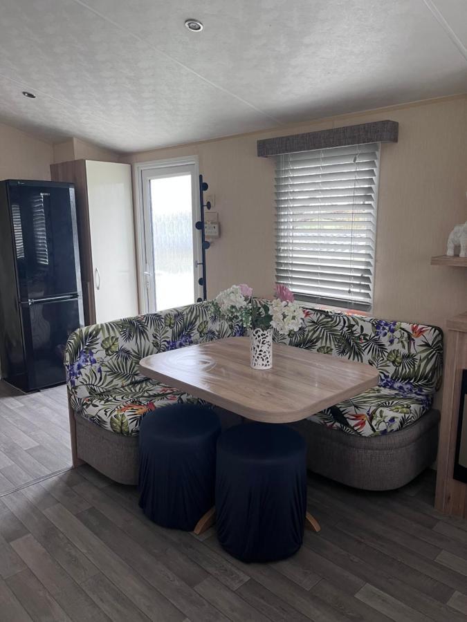 Take Me To The Beach At J&S Caravan Holidays Newquay Bay Resort Saint Columb Minor 外观 照片